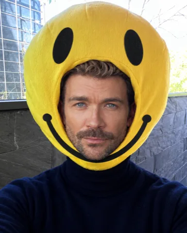 Open-face hood Verity costume filter
