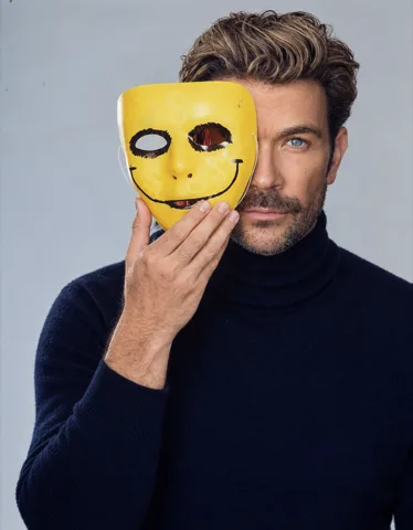 Handheld mask Verity costume filter